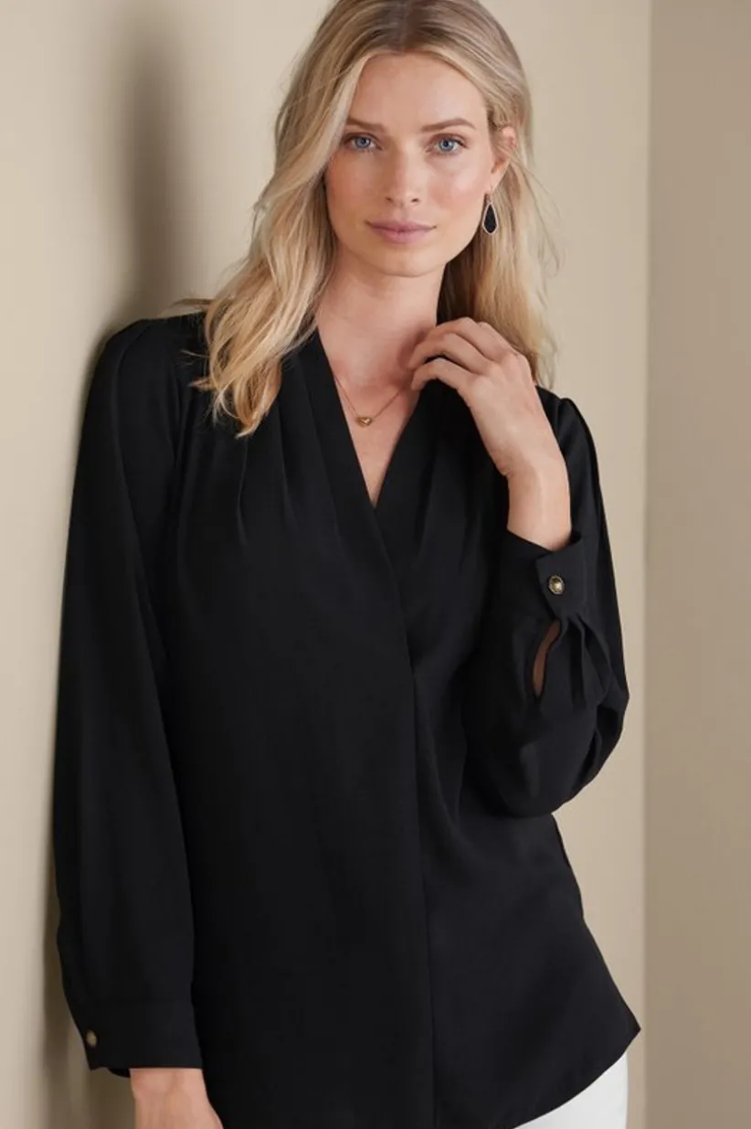 Akira Blouse